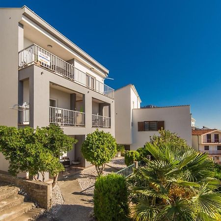 Apartments By The Sea Brist, Makarska - 11078 외부 사진