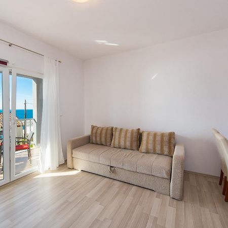 Apartments By The Sea Brist, Makarska - 11078 객실 사진