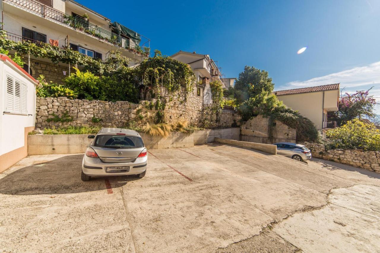 Apartments By The Sea Brist, Makarska - 11078 외부 사진