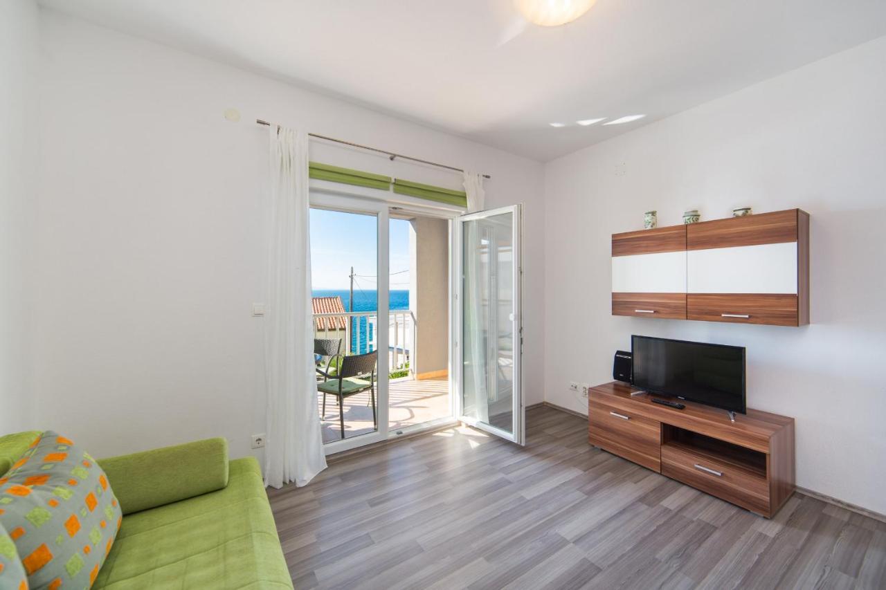 Apartments By The Sea Brist, Makarska - 11078 외부 사진