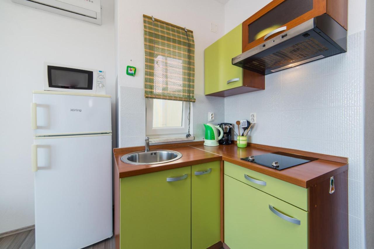 Apartments By The Sea Brist, Makarska - 11078 외부 사진