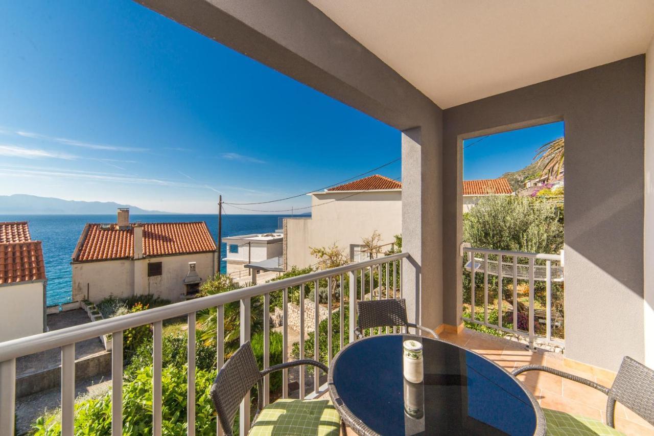 Apartments By The Sea Brist, Makarska - 11078 외부 사진