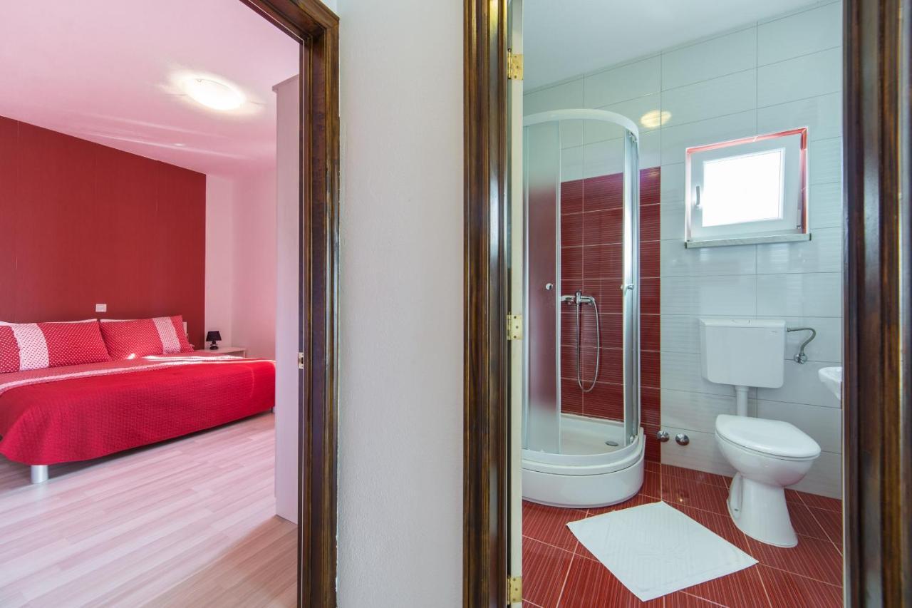 Apartments By The Sea Brist, Makarska - 11078 외부 사진