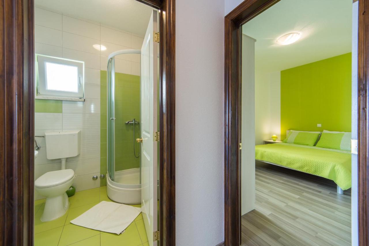 Apartments By The Sea Brist, Makarska - 11078 외부 사진