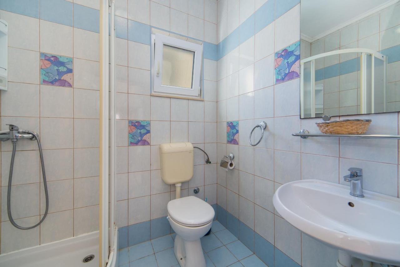 Apartments By The Sea Brist, Makarska - 11078 외부 사진