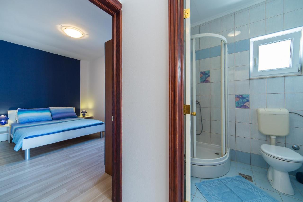 Apartments By The Sea Brist, Makarska - 11078 외부 사진