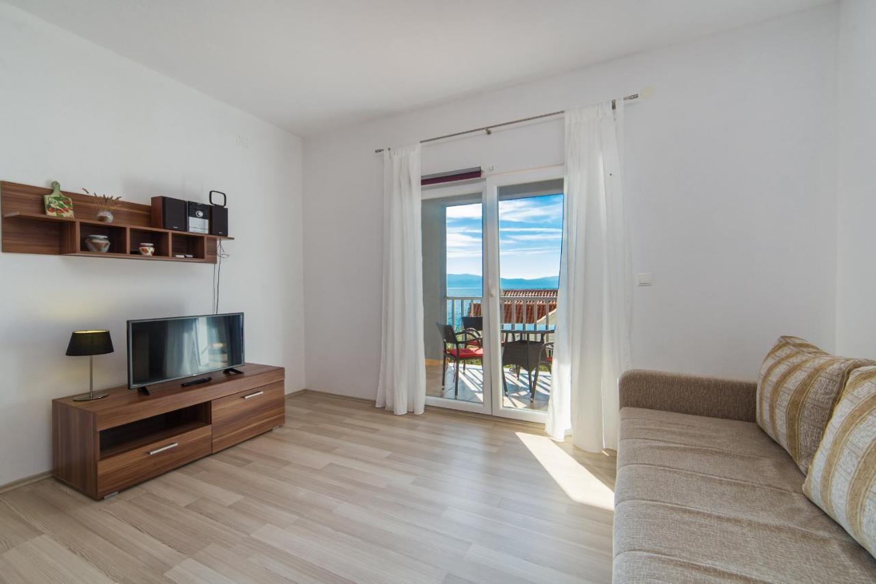 Apartments By The Sea Brist, Makarska - 11078 외부 사진