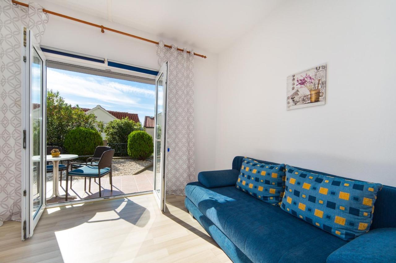 Apartments By The Sea Brist, Makarska - 11078 외부 사진