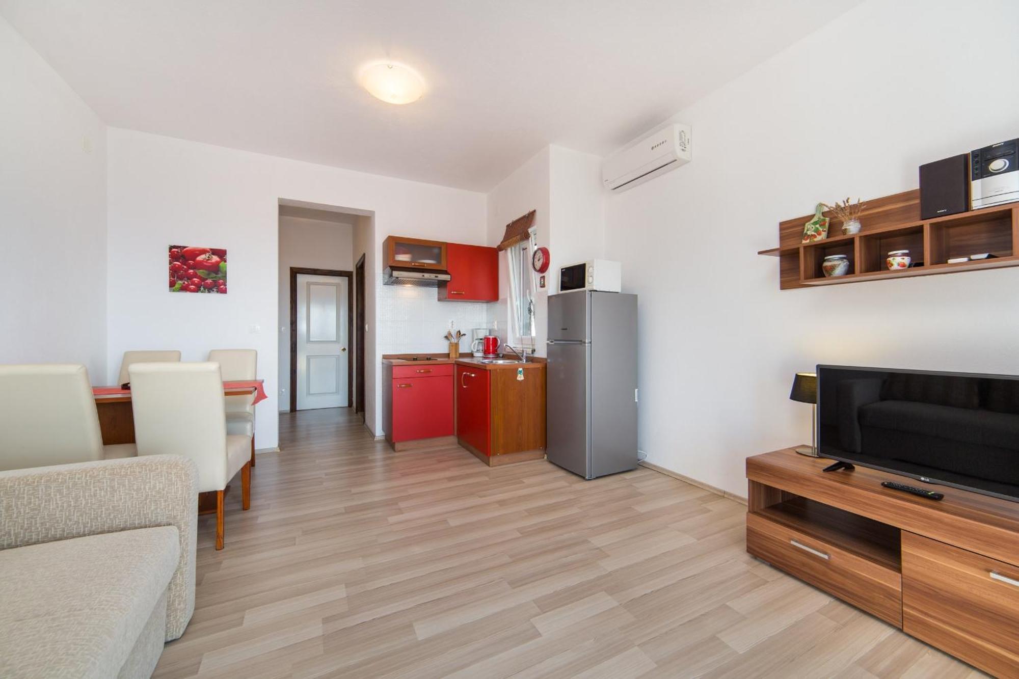 Apartments By The Sea Brist, Makarska - 11078 객실 사진