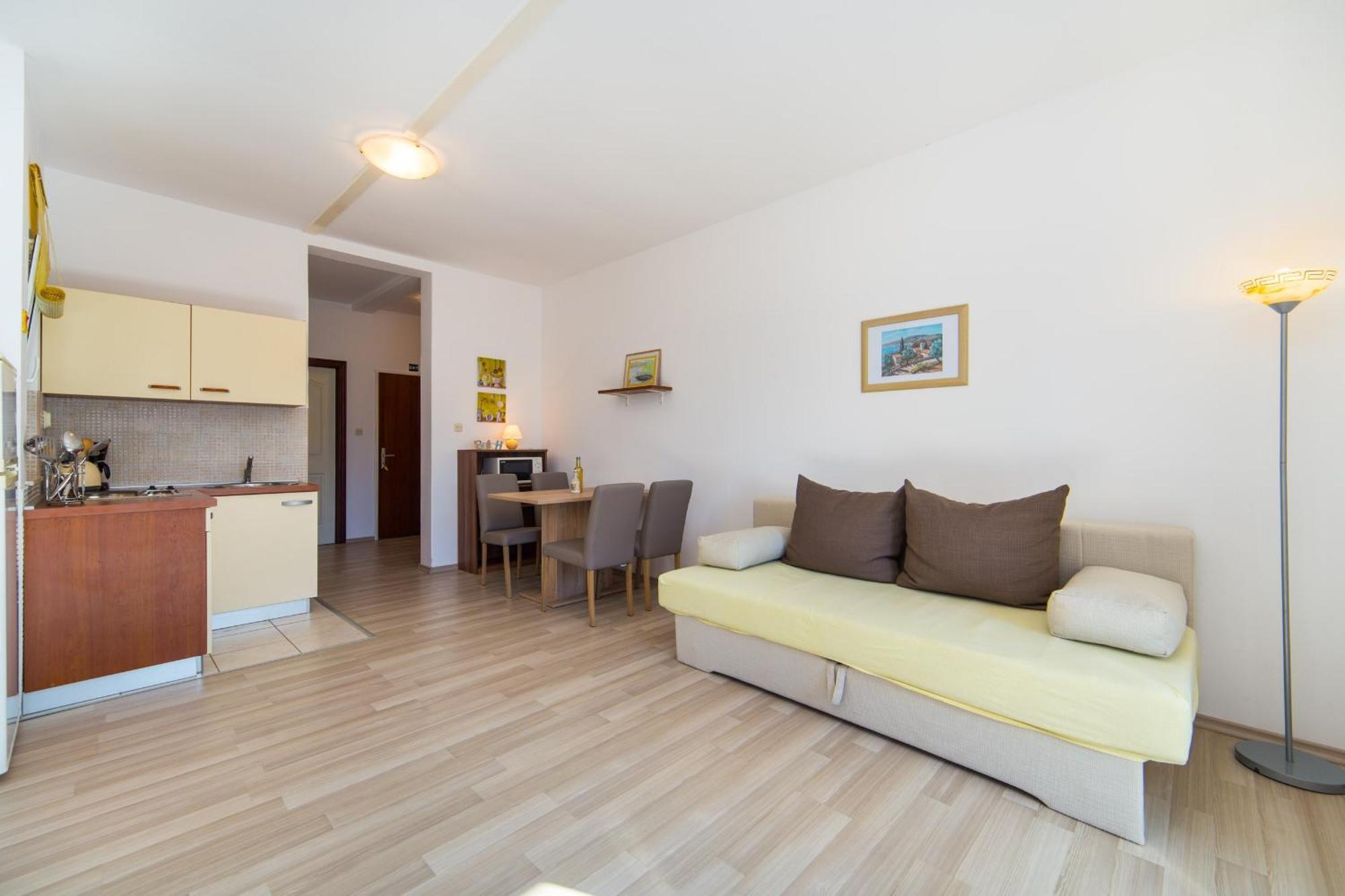 Apartments By The Sea Brist, Makarska - 11078 객실 사진