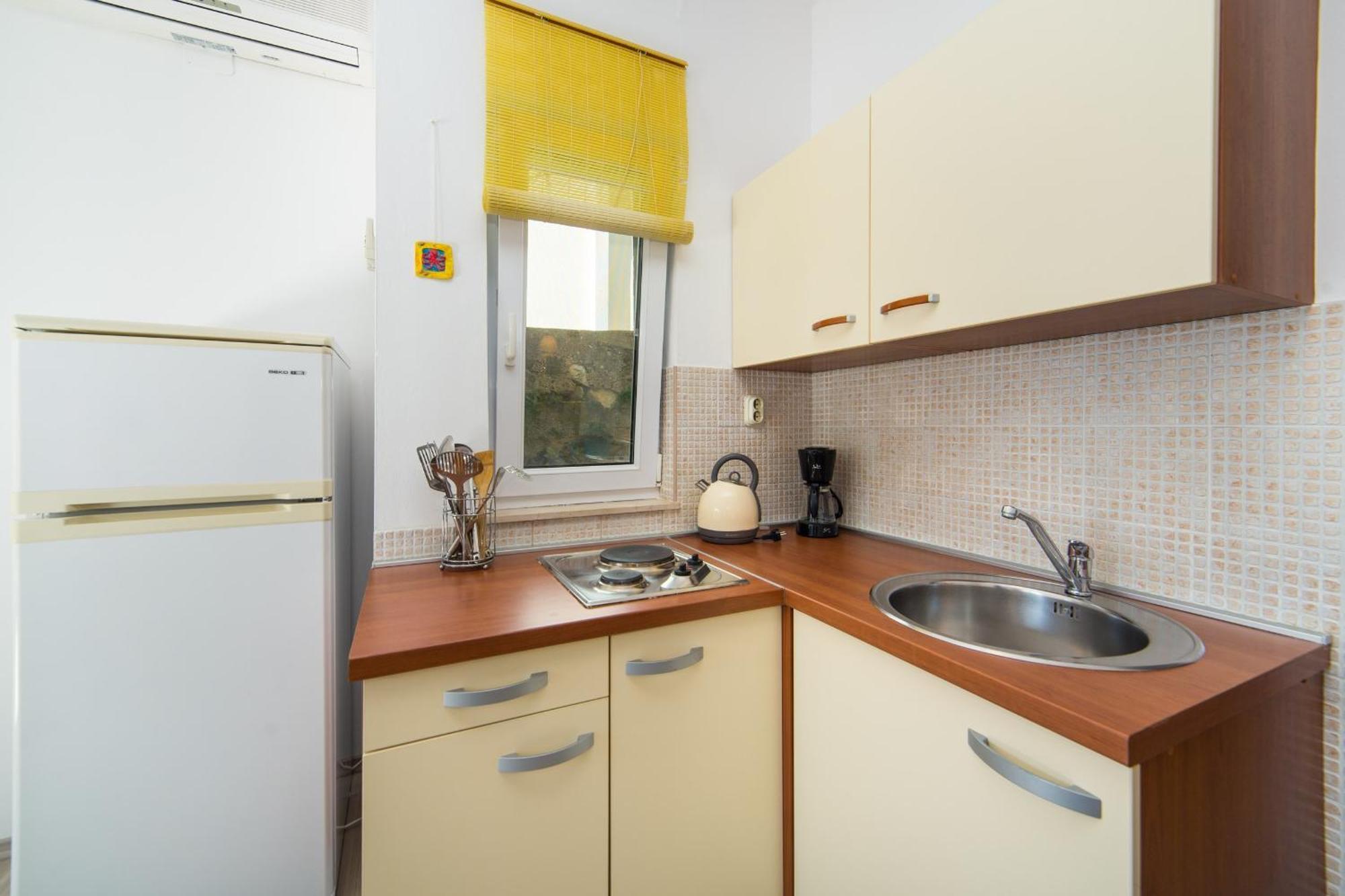 Apartments By The Sea Brist, Makarska - 11078 객실 사진